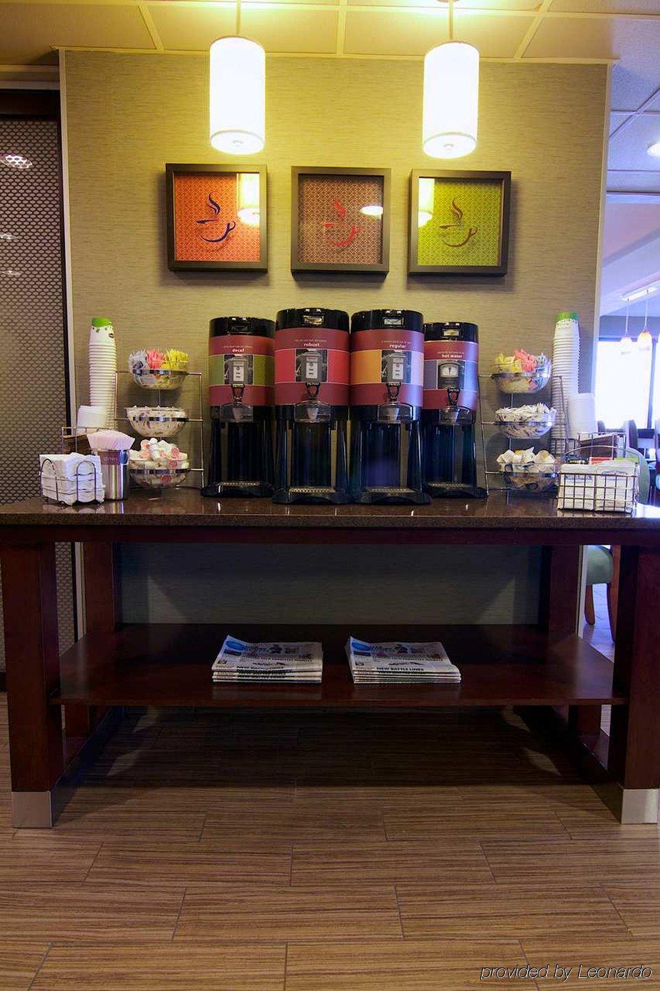 Hampton Inn Winchester-University/ Mall Экстерьер фото