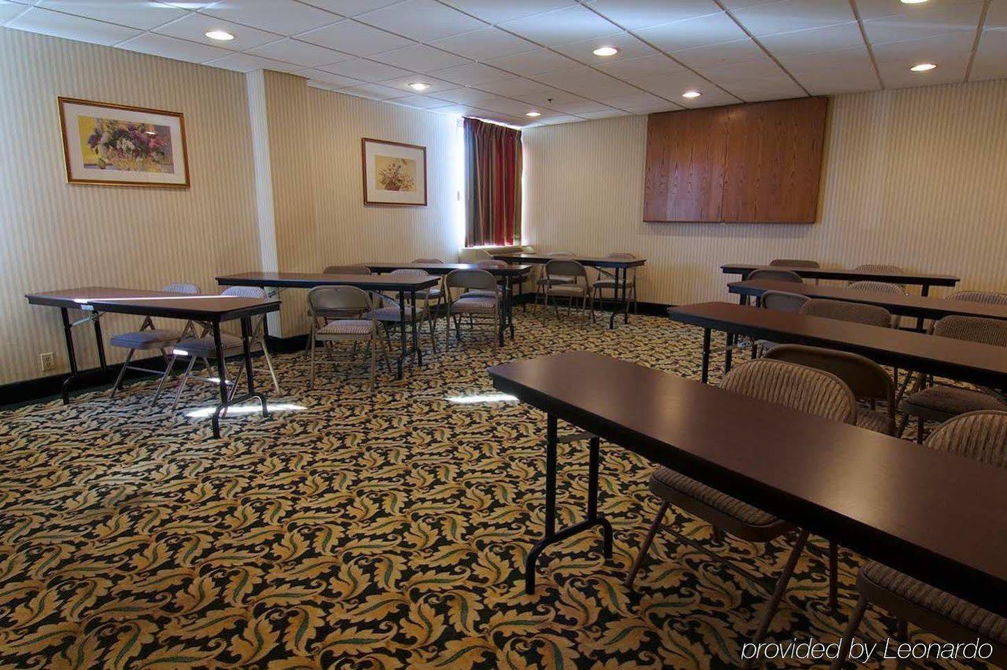 Hampton Inn Winchester-University/ Mall Экстерьер фото