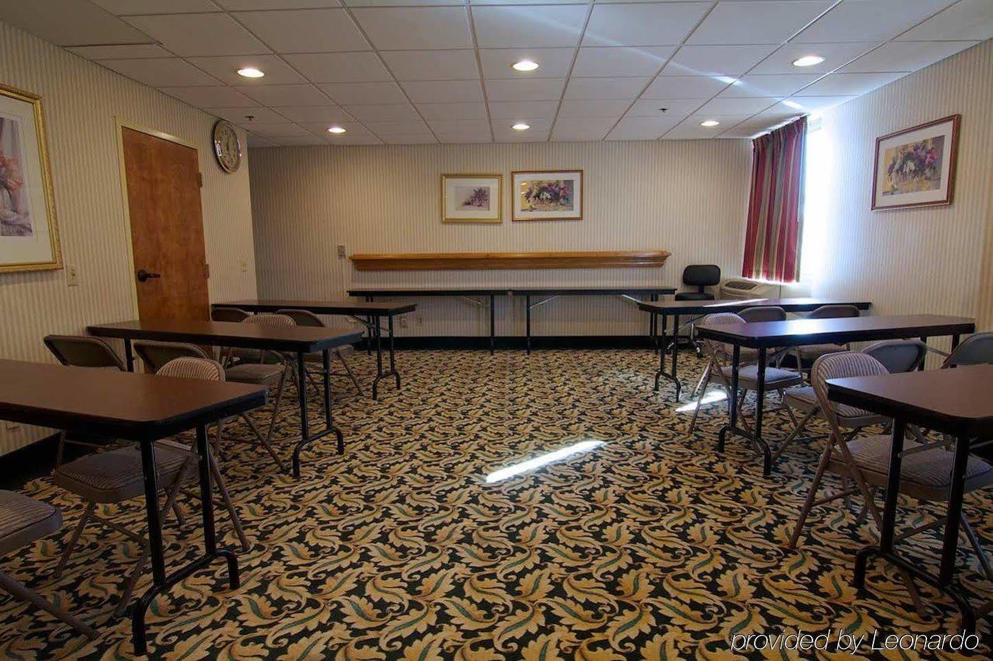 Hampton Inn Winchester-University/ Mall Экстерьер фото